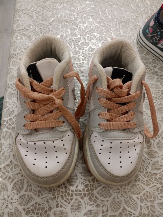 Детски обувки/цената е за 3-те чифта общо!