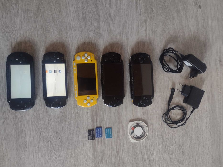 ЛОТ 5 броя Sony PSP 3004 2004 E1004 Е1003