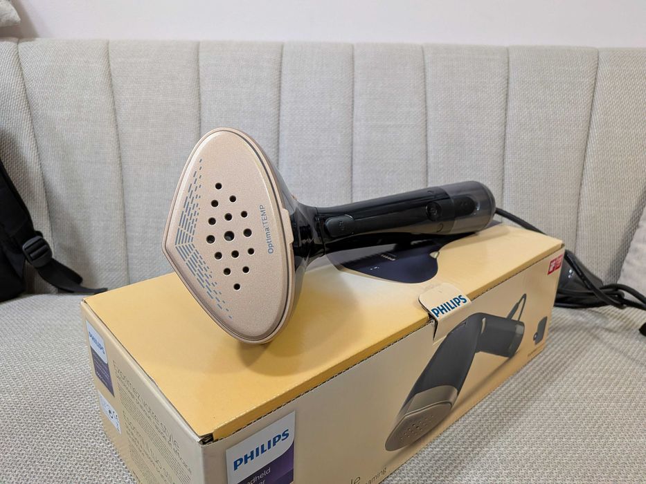 Ръчна ютия с пара Philips Серия 7000 (STH7060/80) – Пълен комплект с 2 резервоара и StyleMat