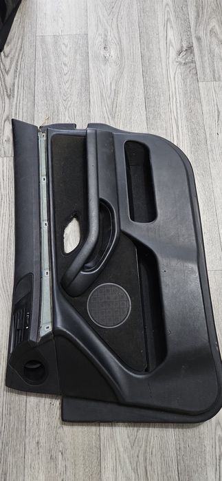 Продам дверные карты BMW  E39