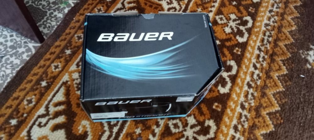 Продам хоккейный визор