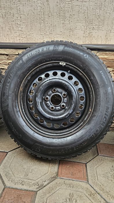 Продам зимнюю резину