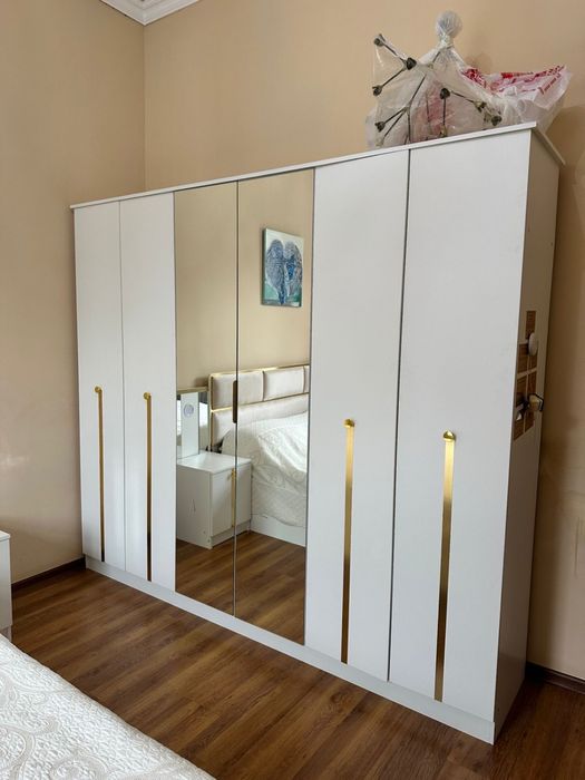 Спальный гарнитур почти новый