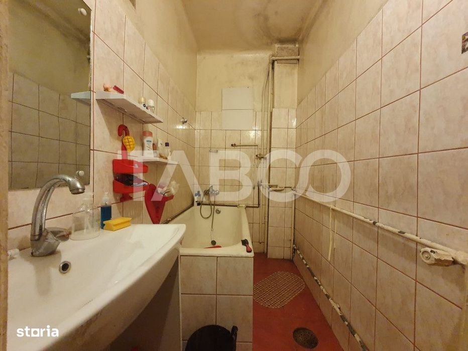 Casa 5 camere 374 mp utili + Anexa 75 mp in punctul 0 al Fagarasului