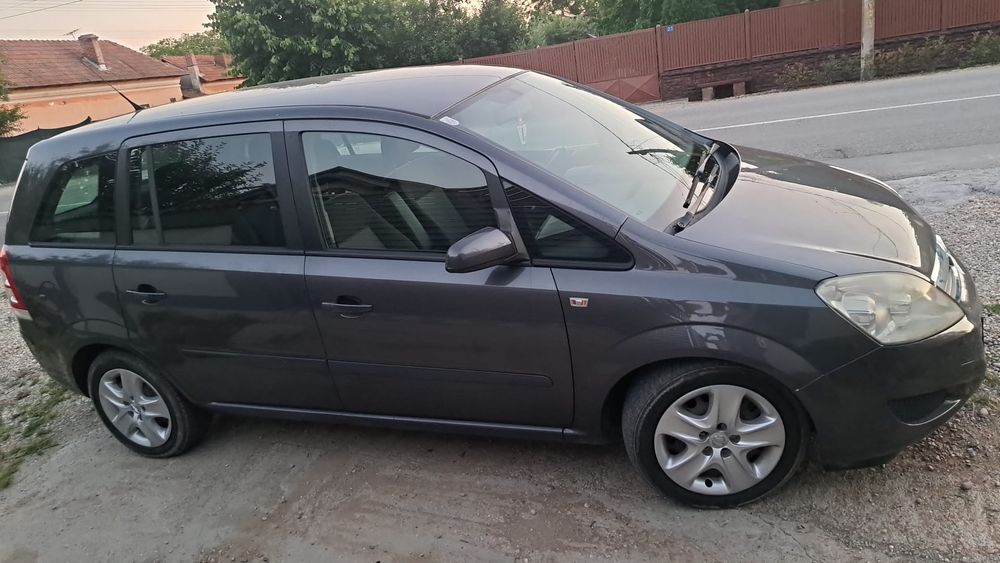 Vând Opel Zamfira