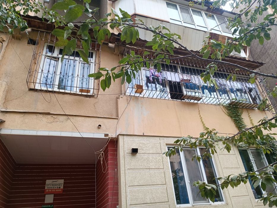 Продаётся 2х комнатная квартира Мирзо Улугбек, ТТЗ-1 в кирпичном доме.