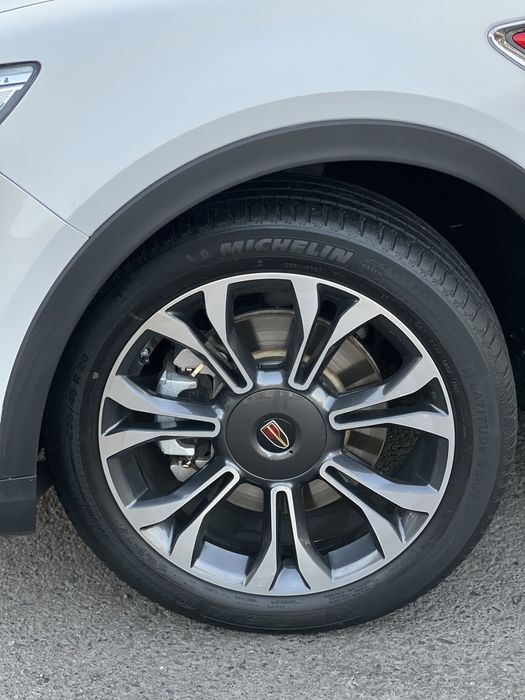 Hongqi Hs5 AWD Krasover