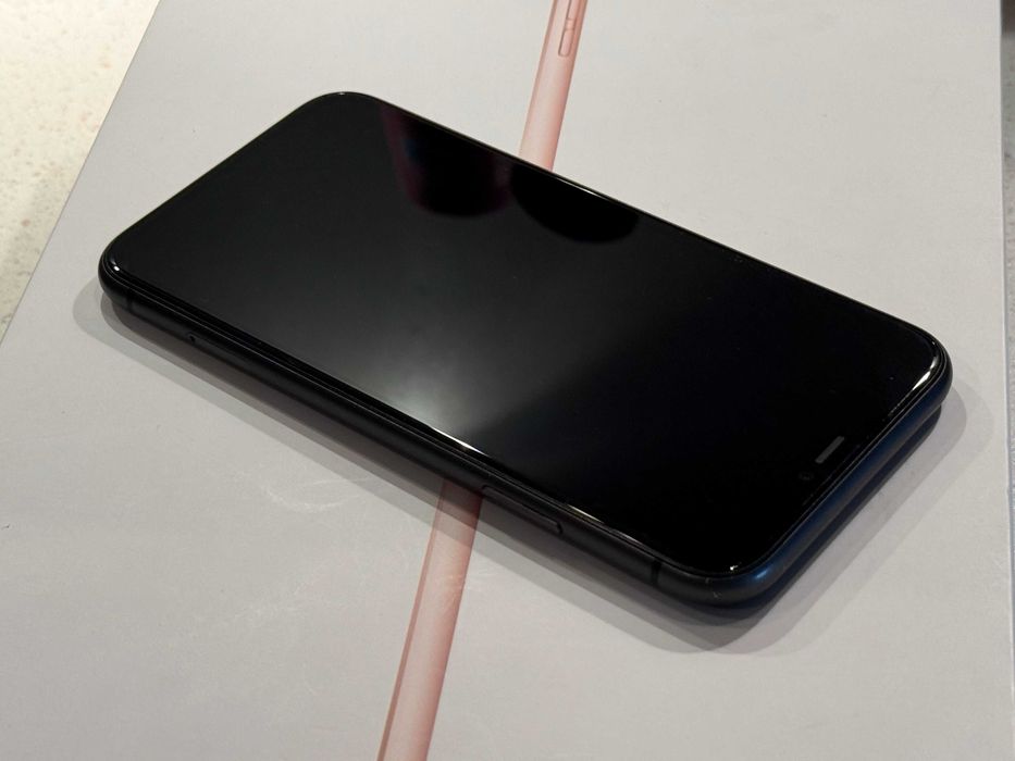 iPhone 11 64GB Black - Отличен, Нова Батерия.