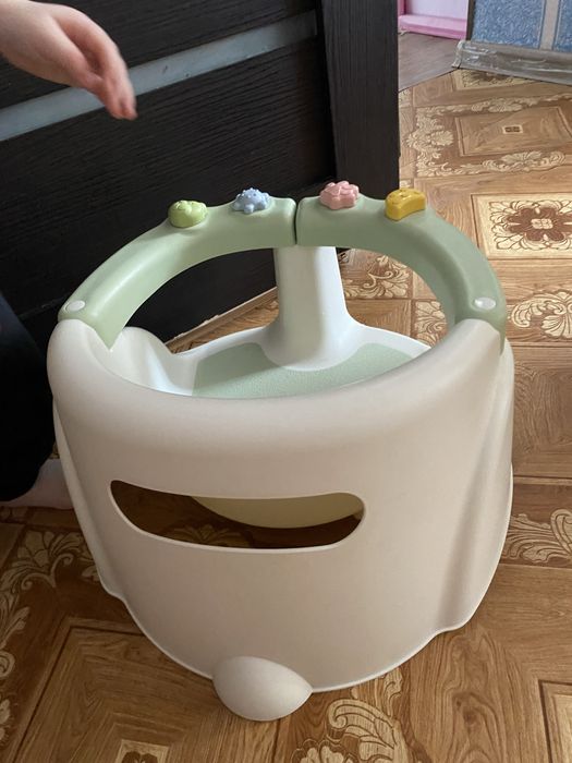 Продам стульчик для купания и гамак