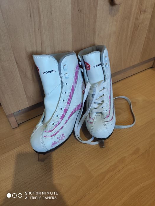 Продам коньки детские