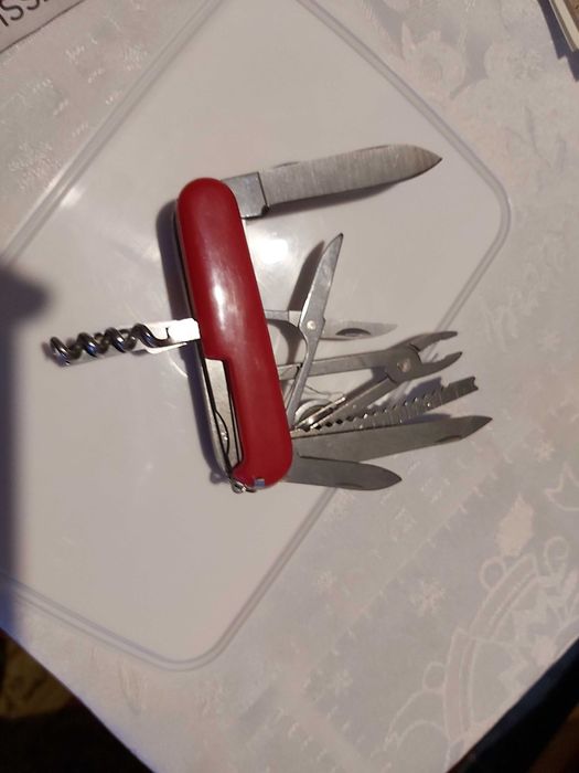 Briceag multifunctional