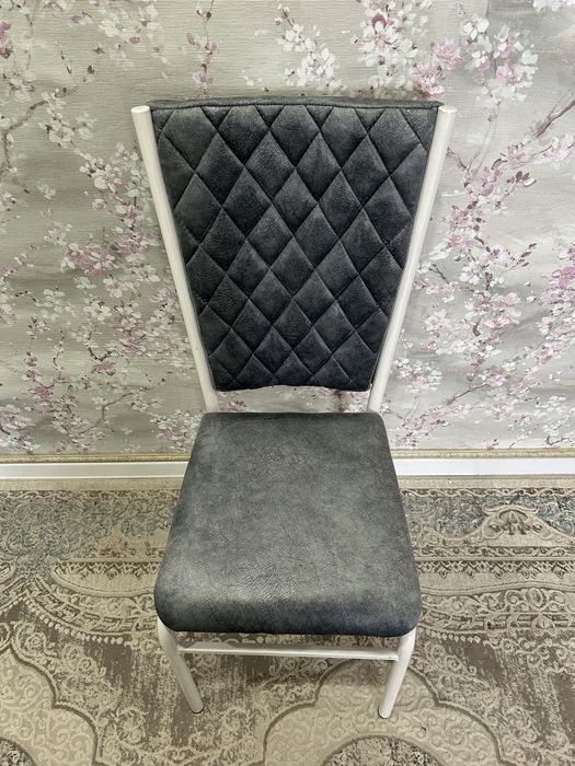 Продаются новые стулья