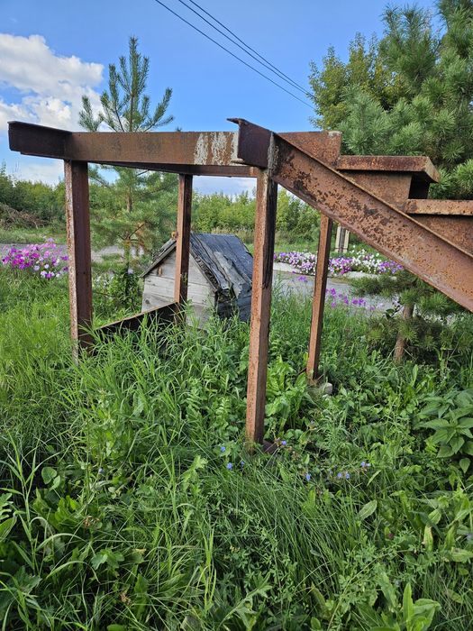 Крыльцо-лестница металлическая