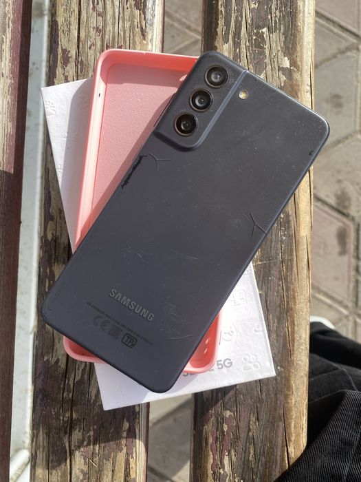 Продам Самсунг S21 FE 5G