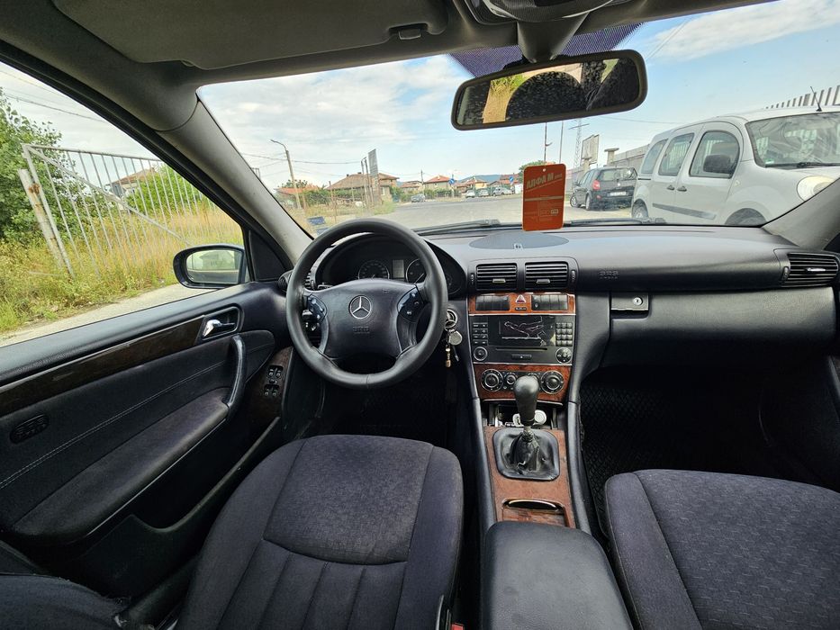Mercedes-Benz C220