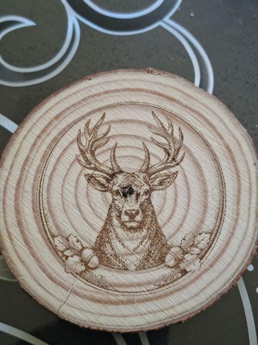 Уникални дървени гравюри – персонализирани подаръци по ваш вкус!