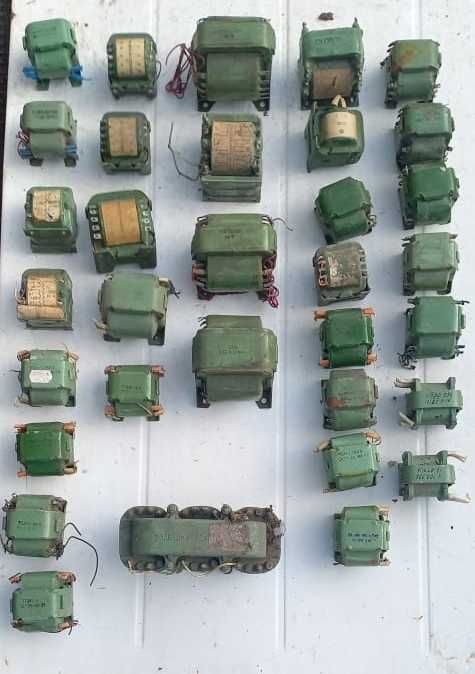 Трансформаторы различной мощности.