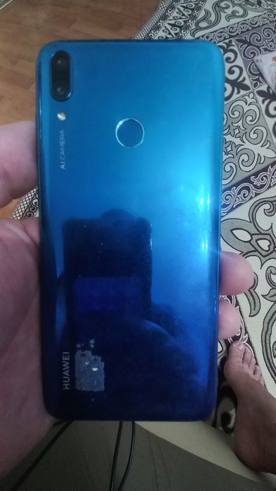 Телефон Хуавей Y7 продам