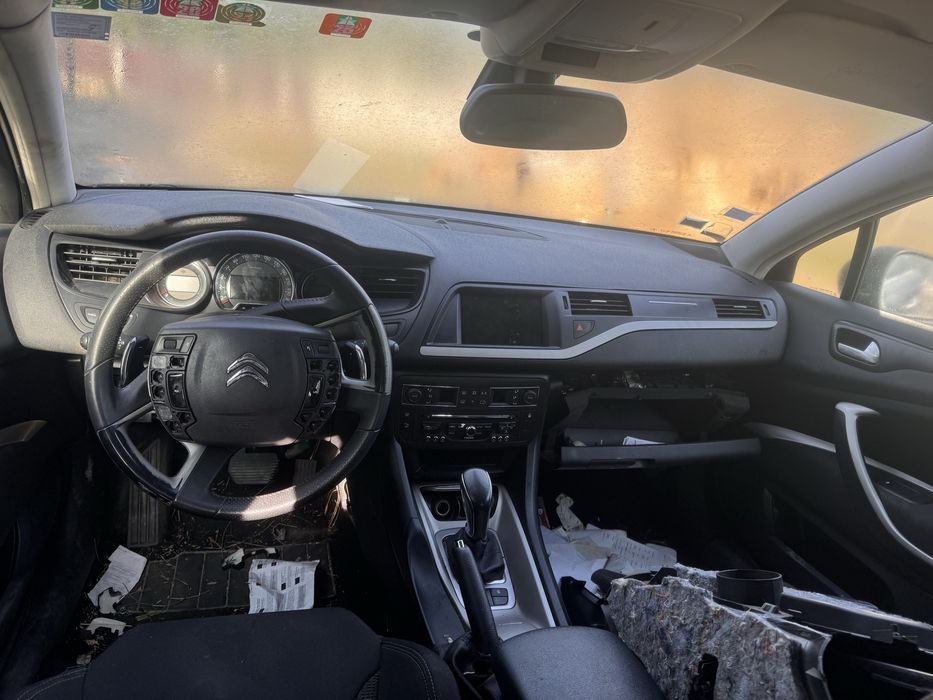 Dezmembrez Citroen C5 1.6Ehdi