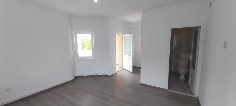 Inchiriez Spațiu comercial , birou 20 mp