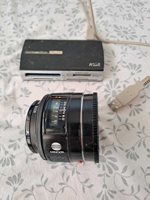 Фотоапарат SONY a200 с два обектива, светкавица SIGMA, чанта LOWEPRO