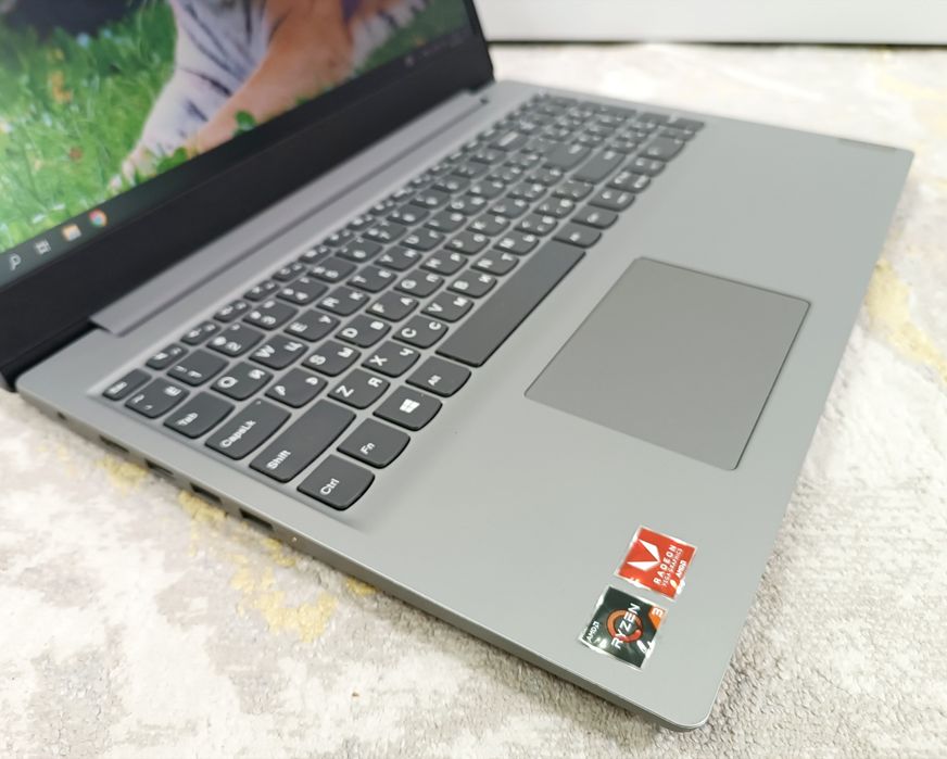 Ноутбук AMD RYZEN Lenovo IdeaPad.