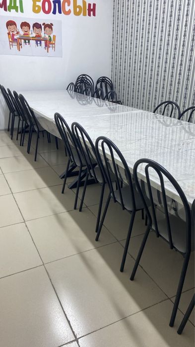 Продается стол и стулья