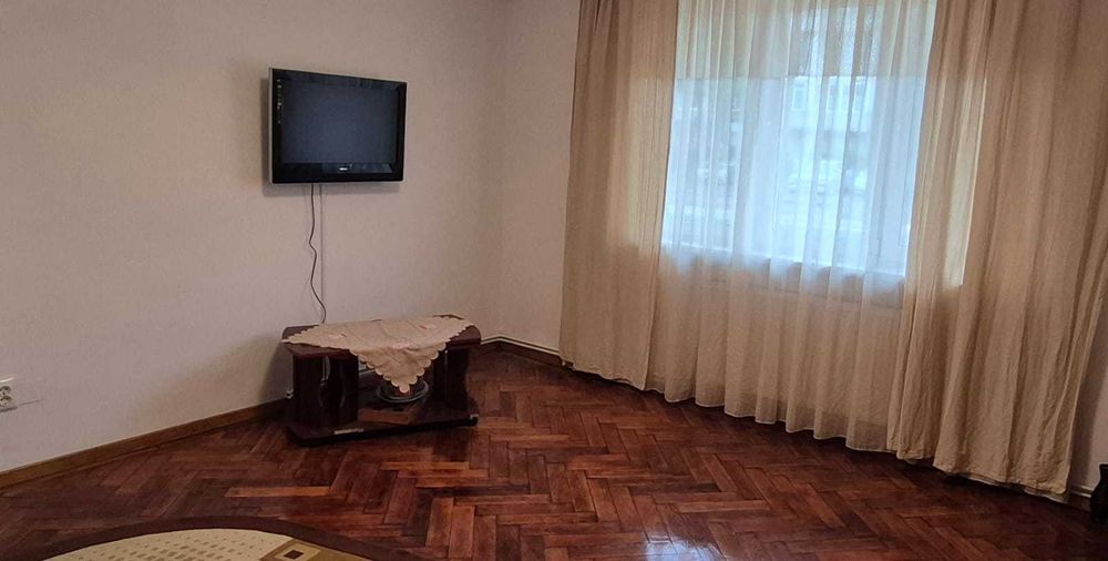 Inchiriez apartament 3 camere Rusciorului (proprietar)