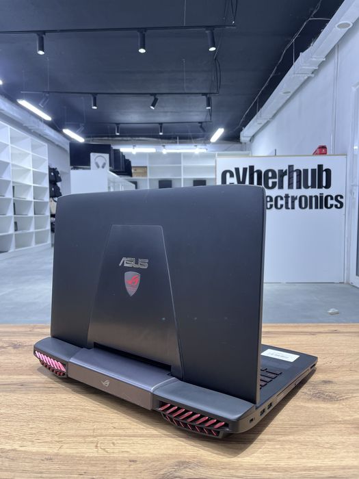 Игровой ноутбук Asus Rog Strix