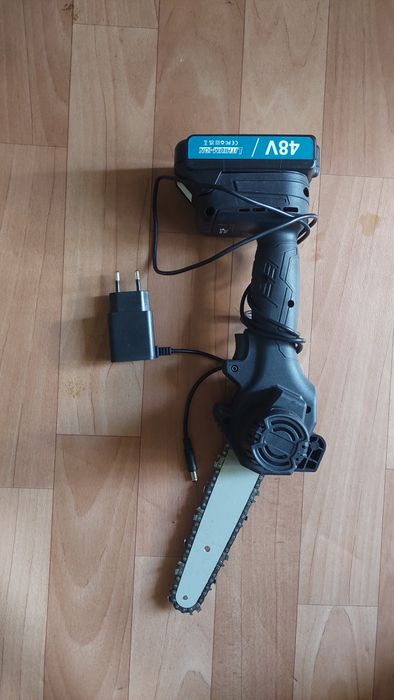 В продаже пила цепная