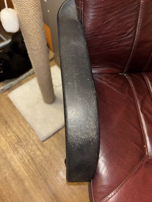 Кресло кожанное