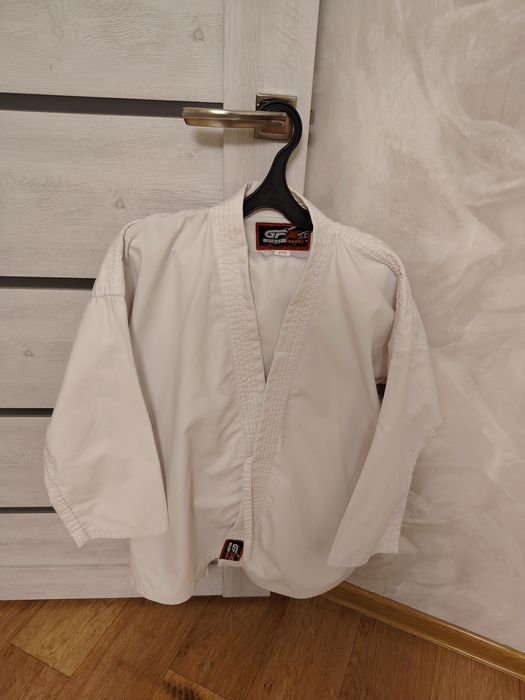 Продам кимоно белый