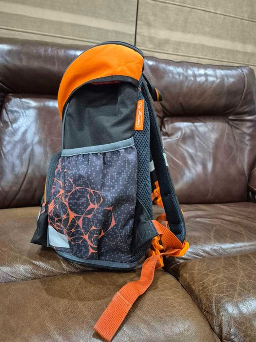 Продавам ученическа раница Herlitz Ultralight - Mechanic