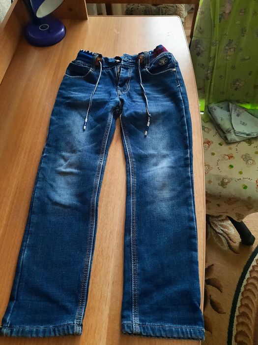 Продам утеплёные джинсы на мальчика.