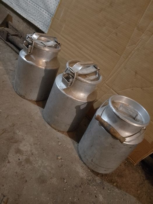 Продам бидончики 10 литровые