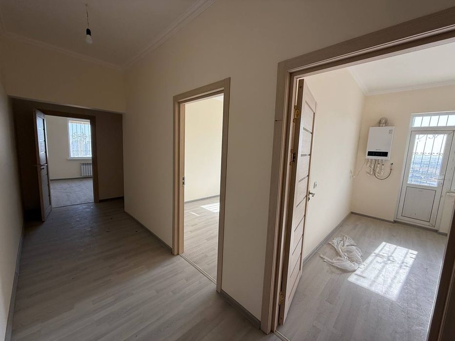 3 хона 72 квадратли уй сотилади