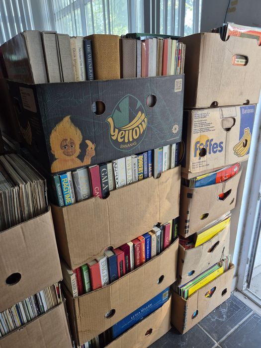 Vând 200lp,Discuri Vinil muzica clasica compozitori celebrii 

- Tot l