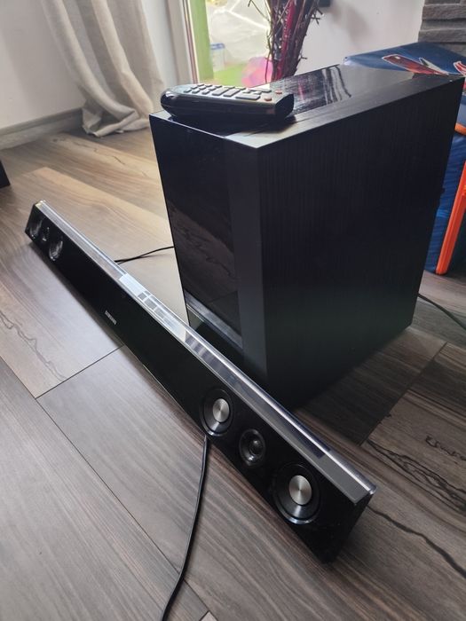 Samsung HW D450 soundbar и subwoofer