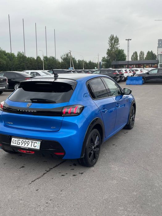 Peugeot e208 GTi