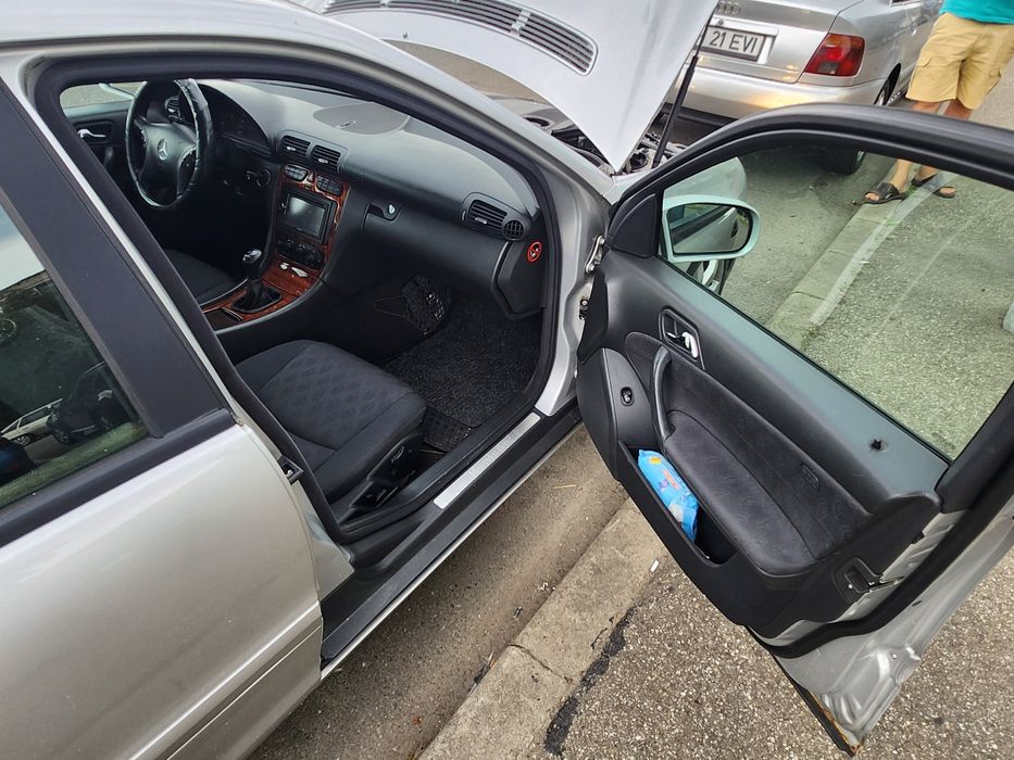 Mercedes benz  c 220