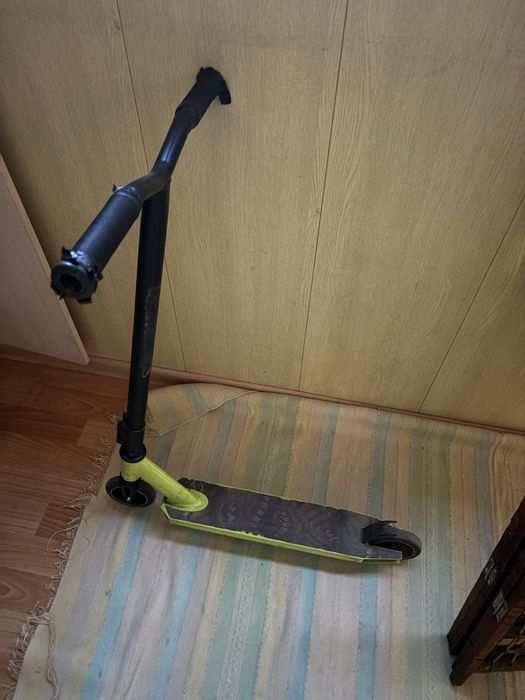 Самокат б/у для детей от 3-5,6лет