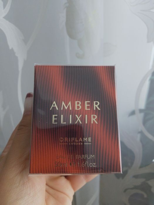 Vând parfum Amber elixr nou