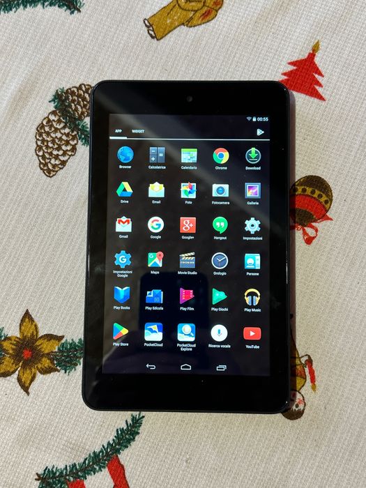 Vând tabletă dell cu procesor intel.