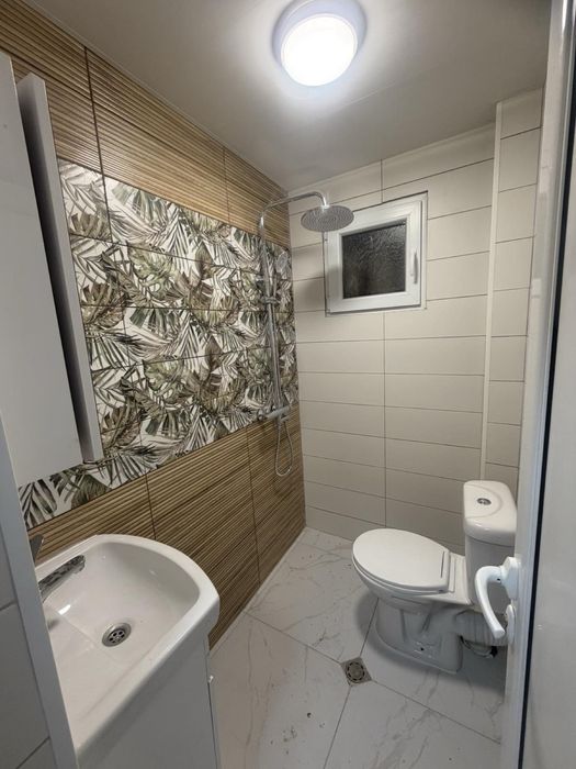 Тристаен апартамент, тухла, площад Левски