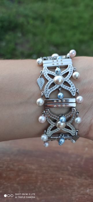 Дамски часовник Swatch Swiss тип гривна с камъни