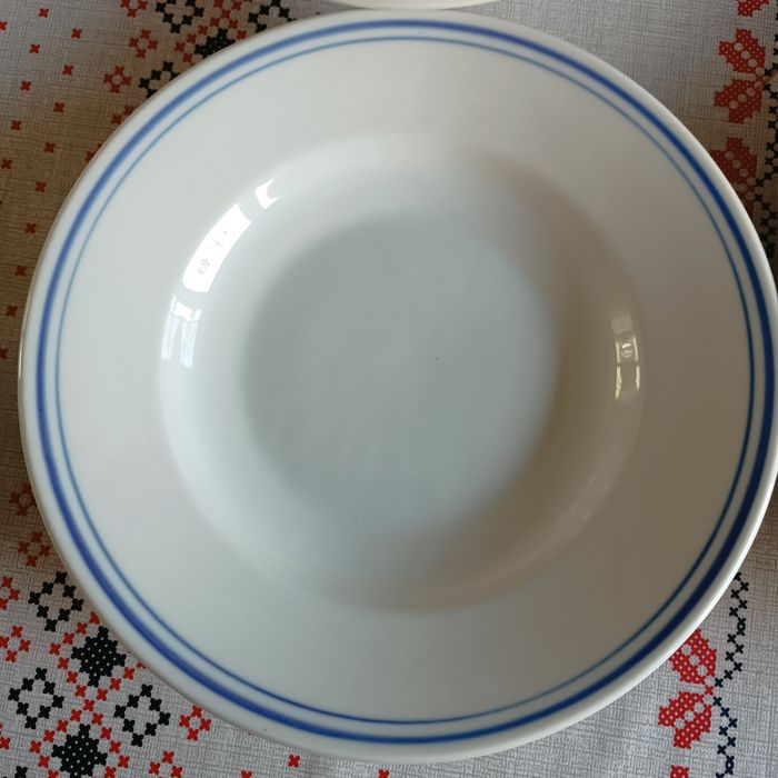 Български порцеланови чинии