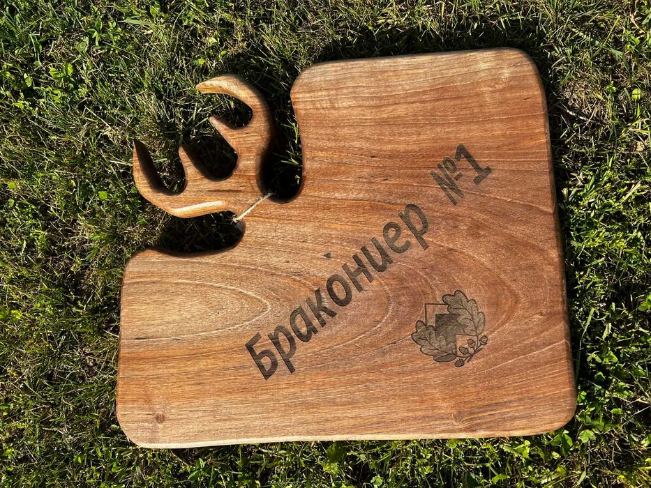 Ръчно изработени дървени дъски и плата за рязане и мезета