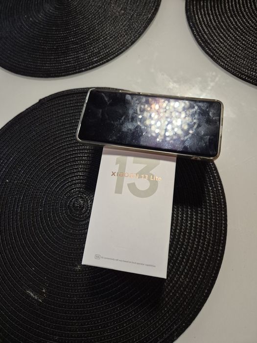 Продавам Xiaomi 13 lite 256GB