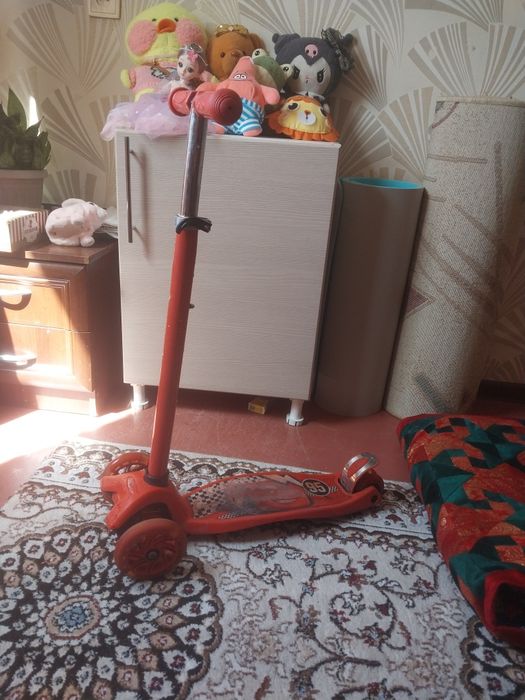 Самакат срочно продаю.Адрес Ануар