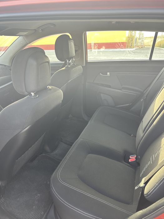 Киа  спортейдж 2011 года